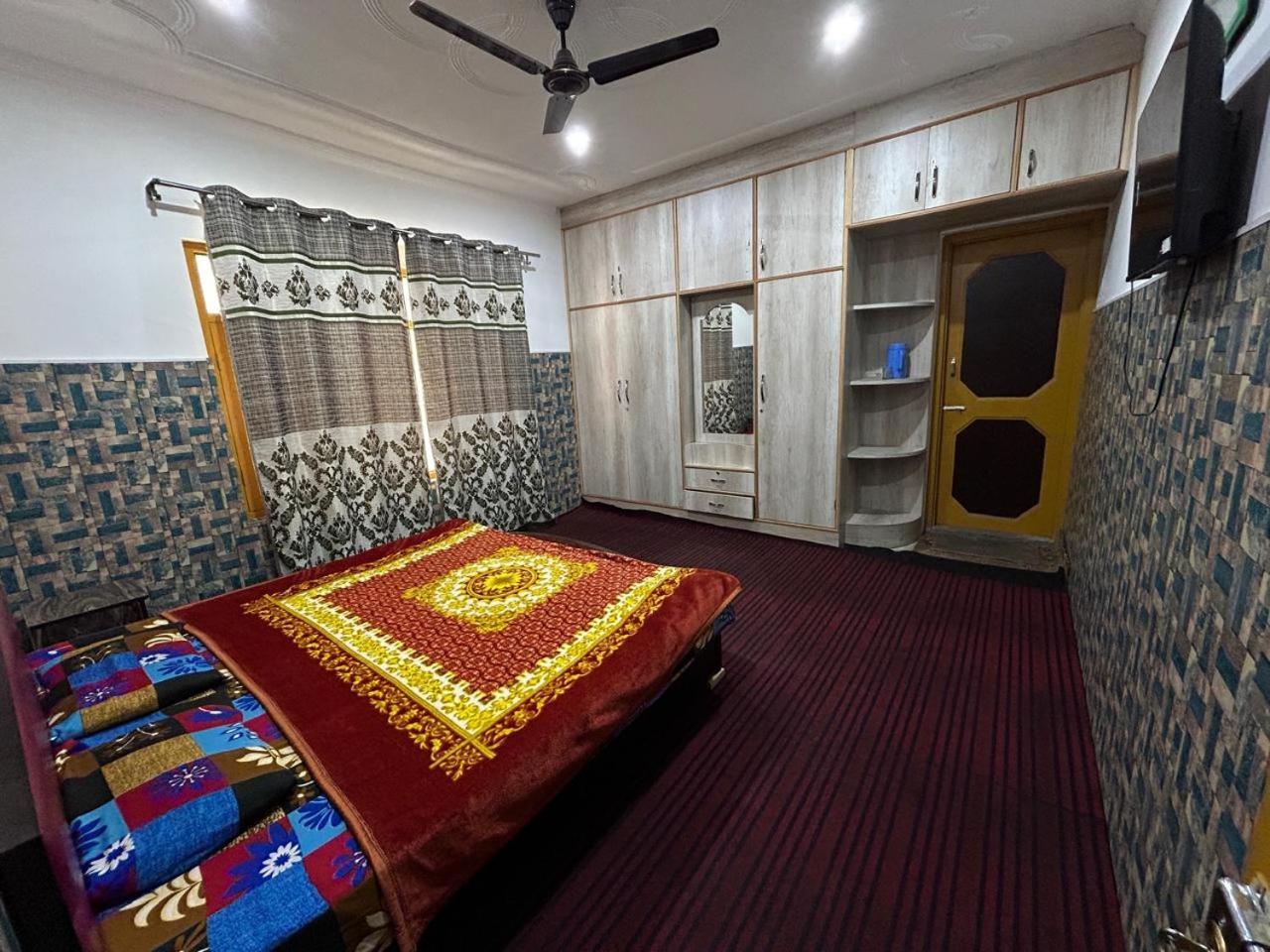 Hotel Reshi Srinagar  Ngoại thất bức ảnh