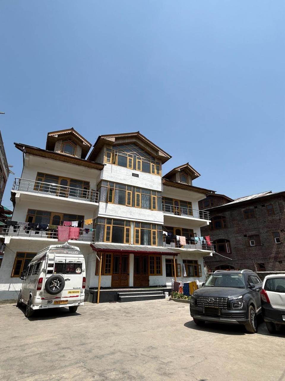 Hotel Reshi Srinagar  Ngoại thất bức ảnh